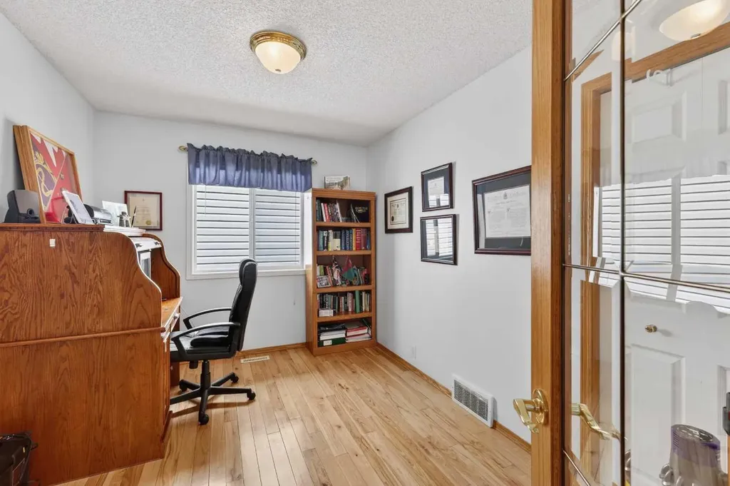 86 Chapalina Way SE Calgary AB T2X3P4