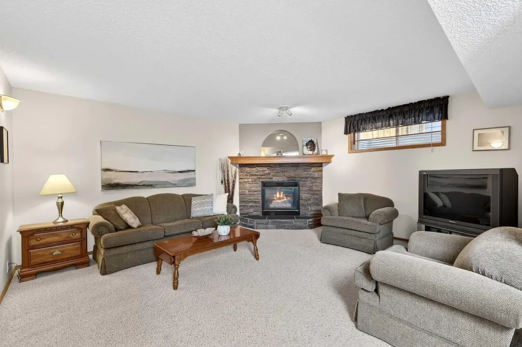 86 Chapalina Way SE Calgary AB T2X3P4