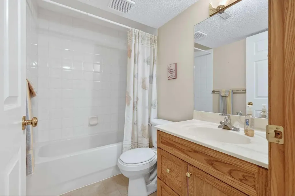 86 Chapalina Way SE Calgary AB T2X3P4