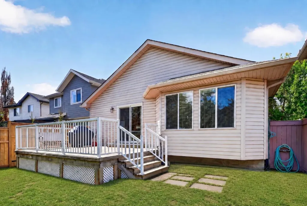 86 Chapalina Way SE Calgary AB T2X3P4