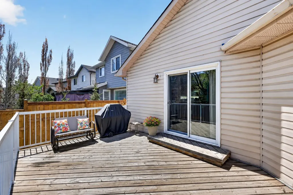 86 Chapalina Way SE Calgary AB T2X3P4