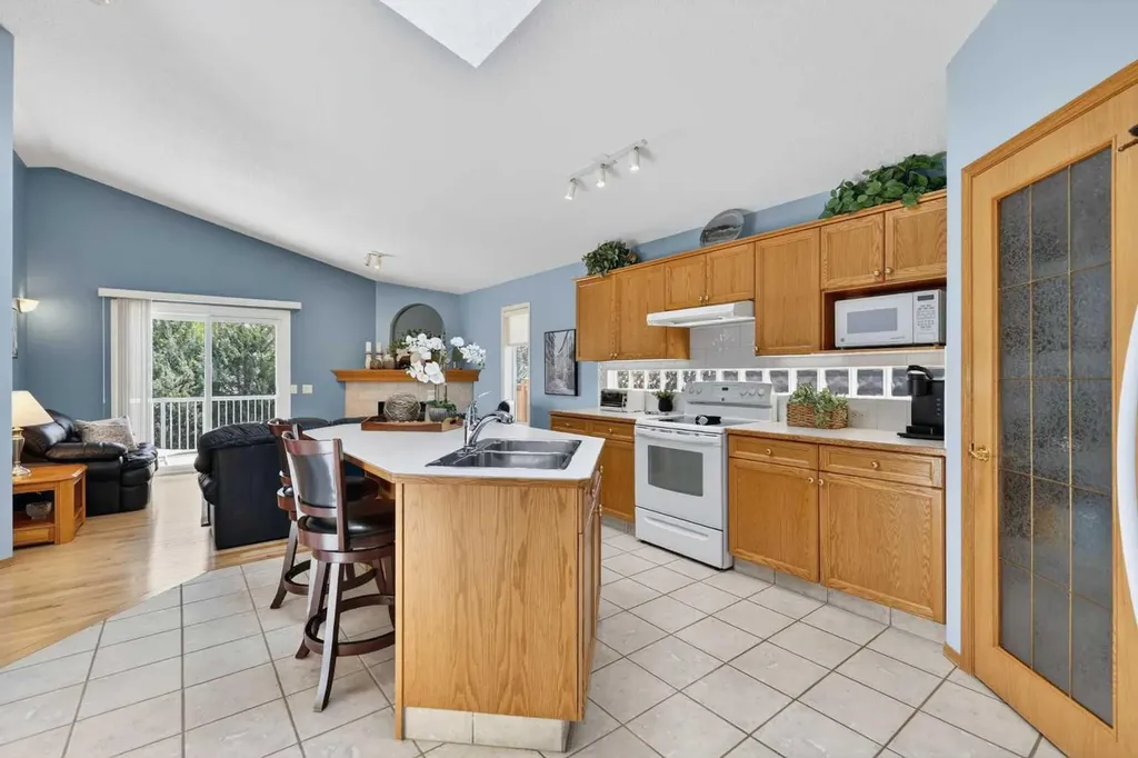 86 Chapalina Way SE Calgary AB T2X3P4