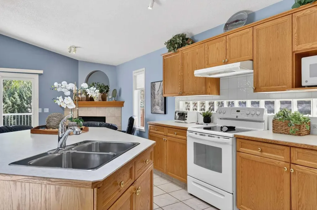86 Chapalina Way SE Calgary AB T2X3P4