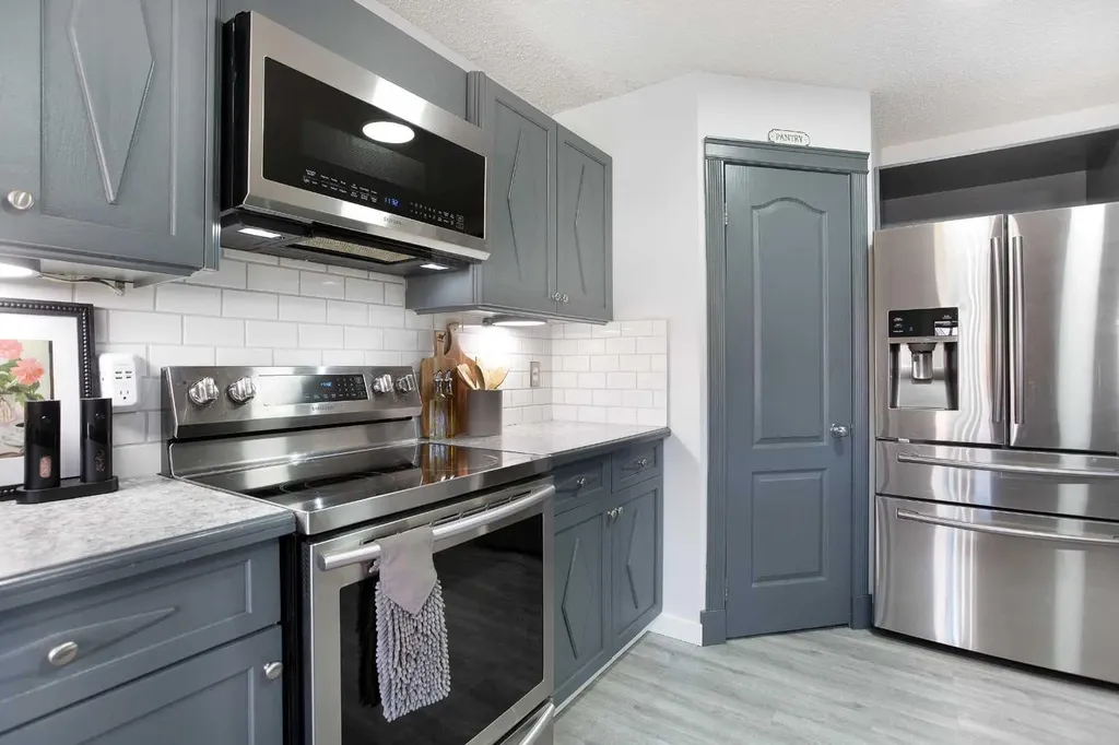 8 Thorndale Close SE Airdrie AB T4A 2B9