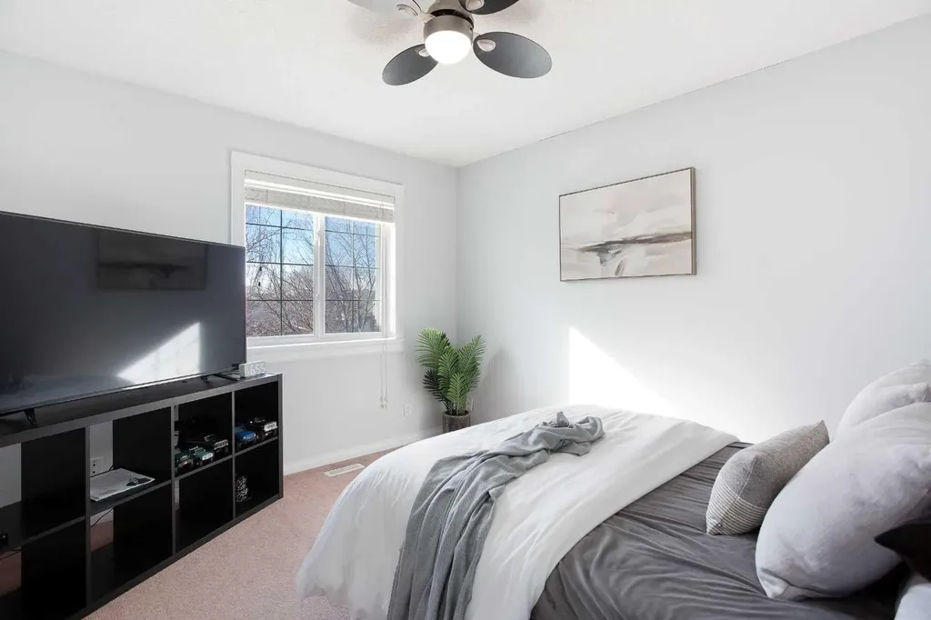 8 Thorndale Close SE Airdrie AB T4A 2B9