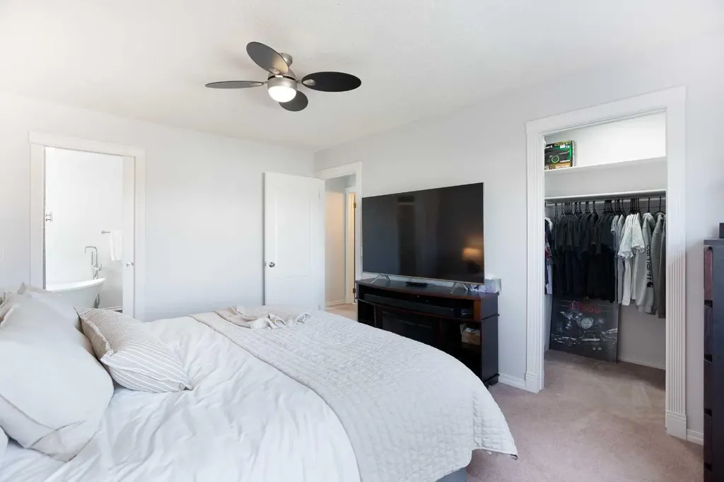 8 Thorndale Close SE Airdrie AB T4A 2B9