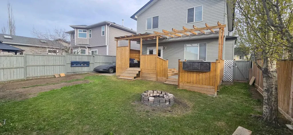 8 Thorndale Close SE Airdrie AB T4A 2B9