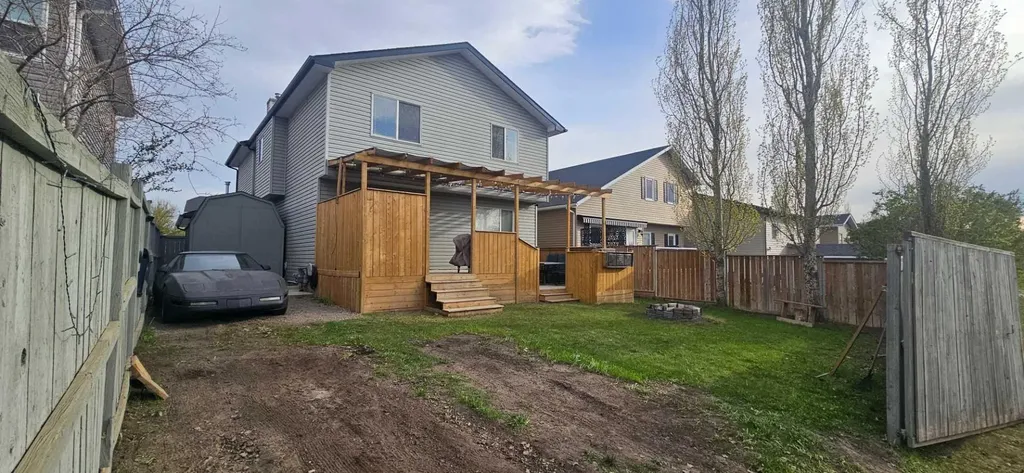8 Thorndale Close SE Airdrie AB T4A 2B9