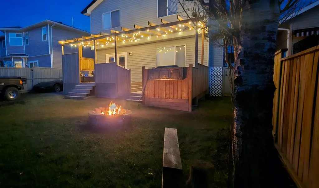 8 Thorndale Close SE Airdrie AB T4A 2B9