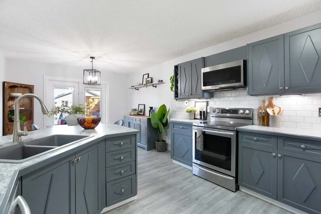 8 Thorndale Close SE Airdrie AB T4A 2B9