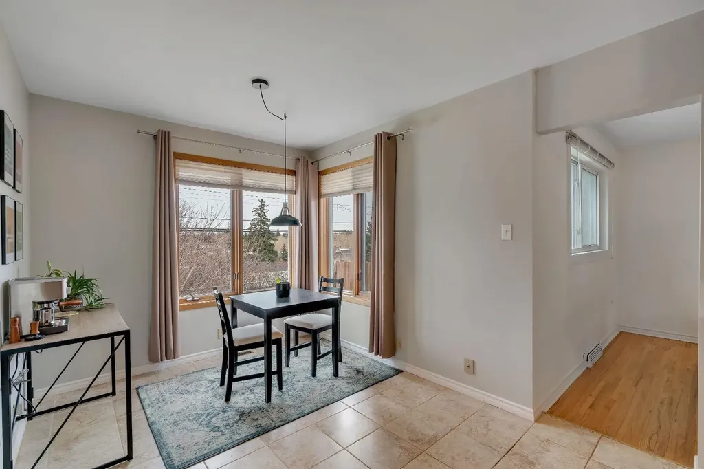 254 Hendon Drive NW Calgary AB T2K 1Z5