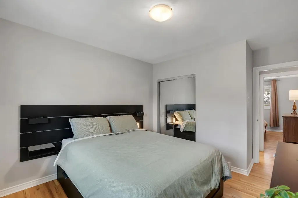 254 Hendon Drive NW Calgary AB T2K 1Z5