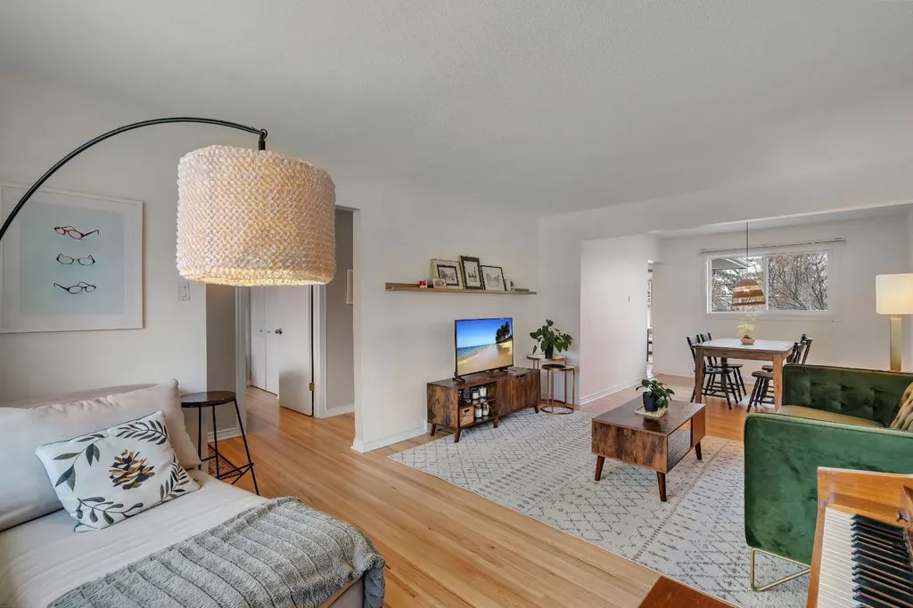 254 Hendon Drive NW Calgary AB T2K 1Z5