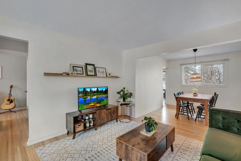 254 Hendon Drive NW Calgary AB T2K 1Z5