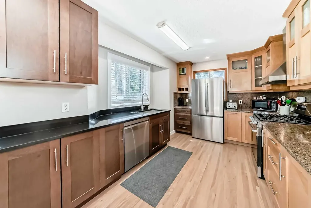 5007 Vallance Crescent NW Calgary AB T3A 0T7