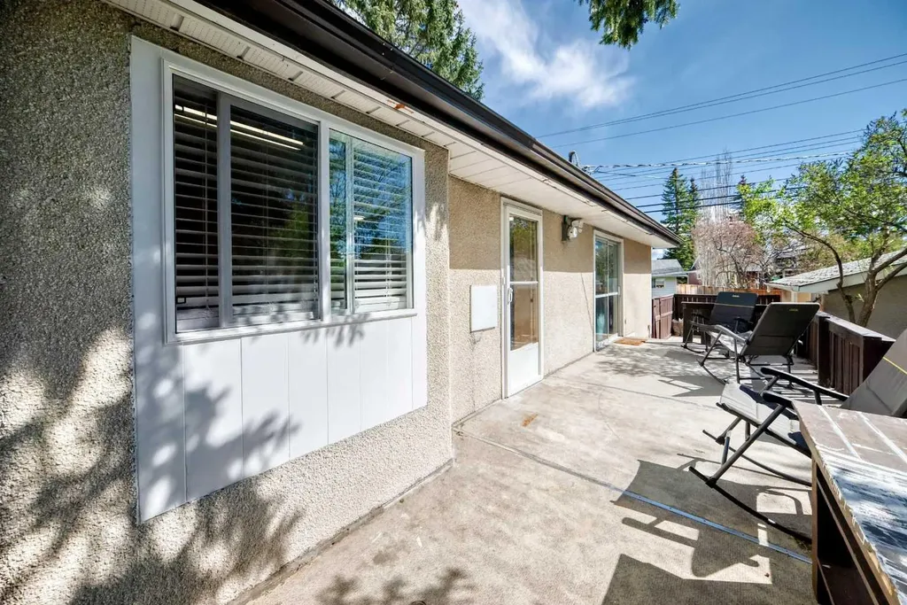 5007 Vallance Crescent NW Calgary AB T3A 0T7