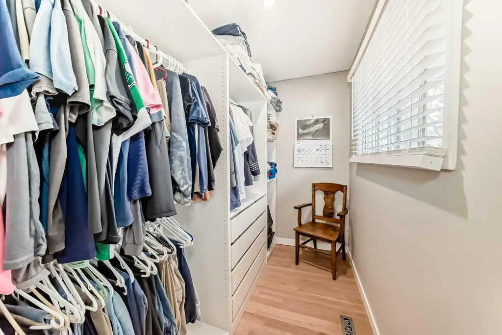 5007 Vallance Crescent NW Calgary AB T3A 0T7
