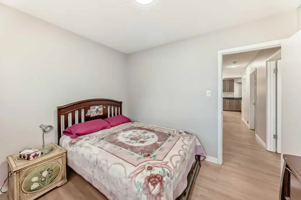 5007 Vallance Crescent NW Calgary AB T3A 0T7