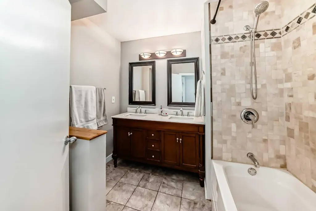 5007 Vallance Crescent NW Calgary AB T3A 0T7