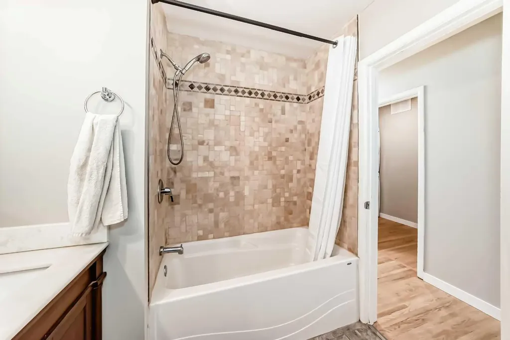 5007 Vallance Crescent NW Calgary AB T3A 0T7
