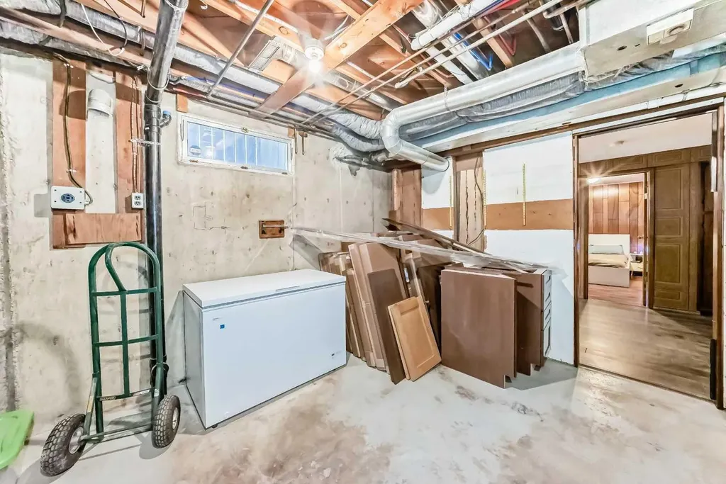 5007 Vallance Crescent NW Calgary AB T3A 0T7