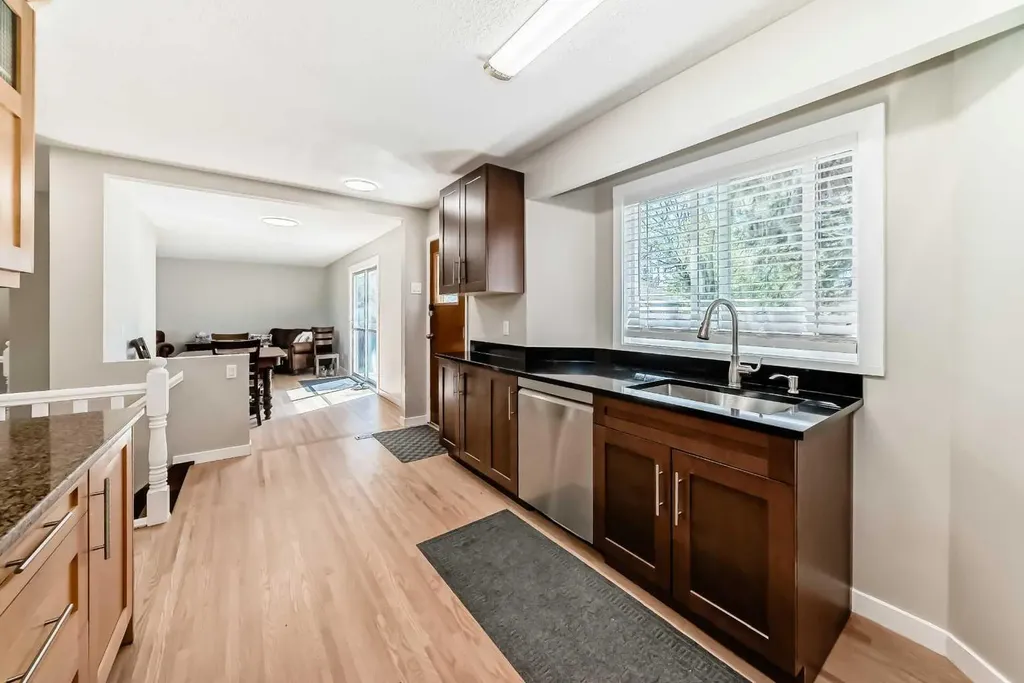 5007 Vallance Crescent NW Calgary AB T3A 0T7