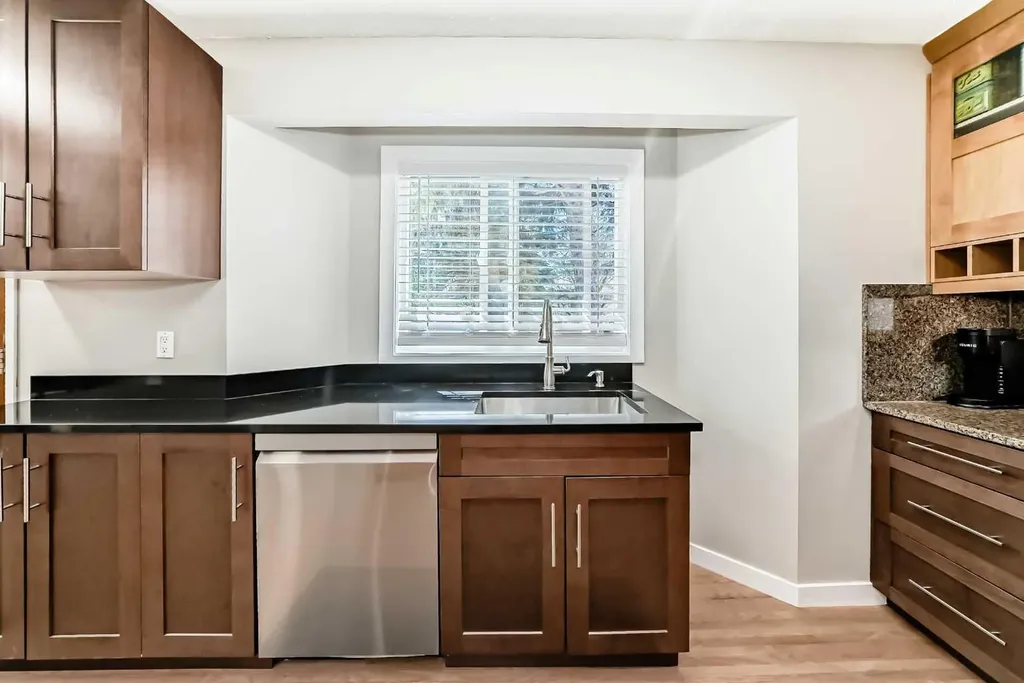 5007 Vallance Crescent NW Calgary AB T3A 0T7