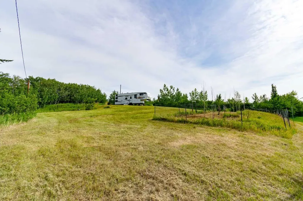 5 Shelayne Crescent White Sands AB T0C 3B0