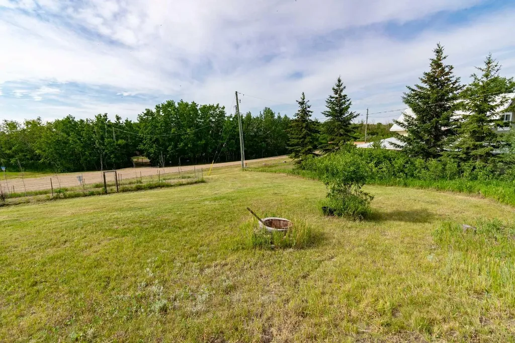 5 Shelayne Crescent White Sands AB T0C 3B0