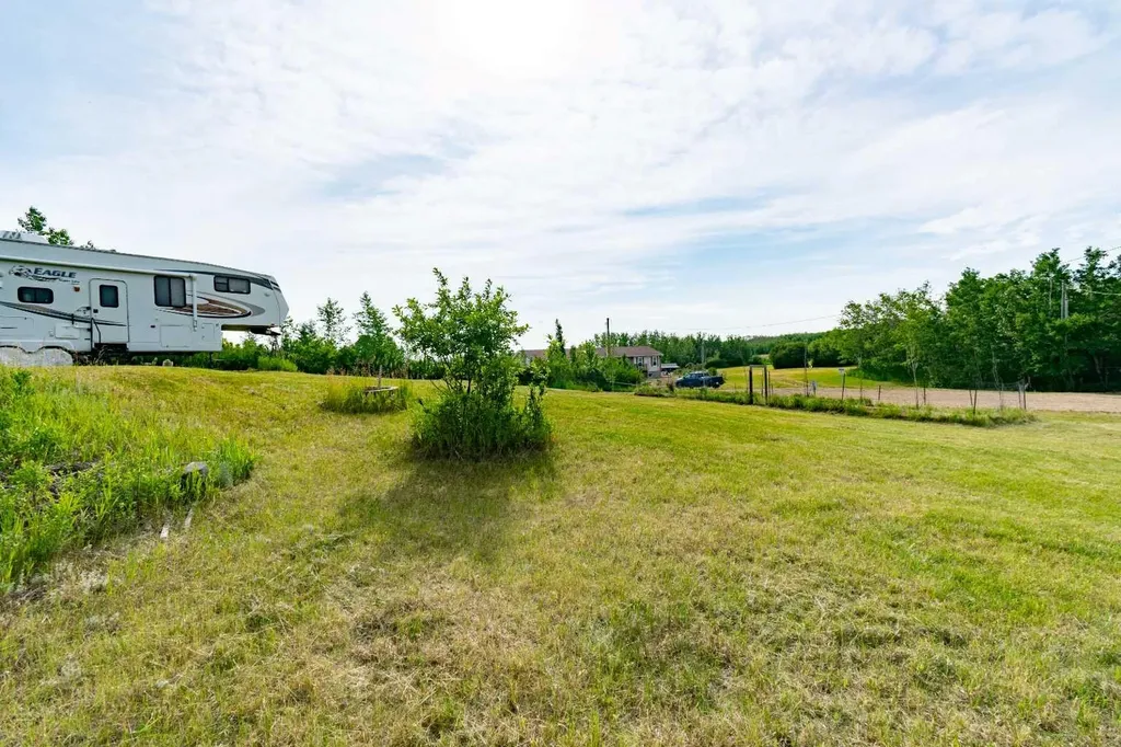 5 Shelayne Crescent White Sands AB T0C 3B0