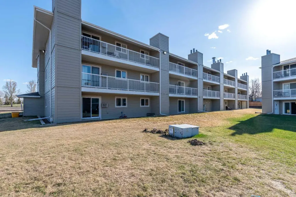 3007 57a Avenue Lloydminster AB T9V 1W5