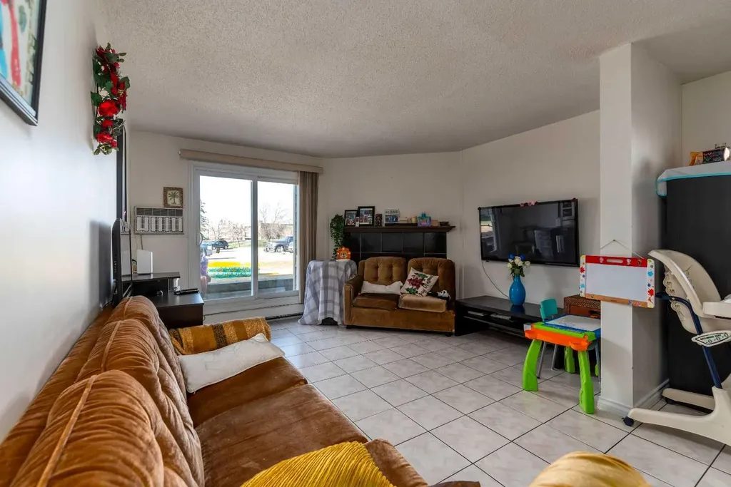 3007 57a Avenue Lloydminster AB T9V 1W5