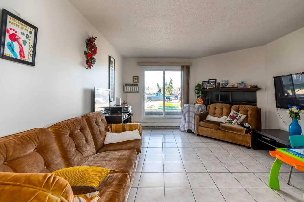 3007 57a Avenue Lloydminster AB T9V 1W5