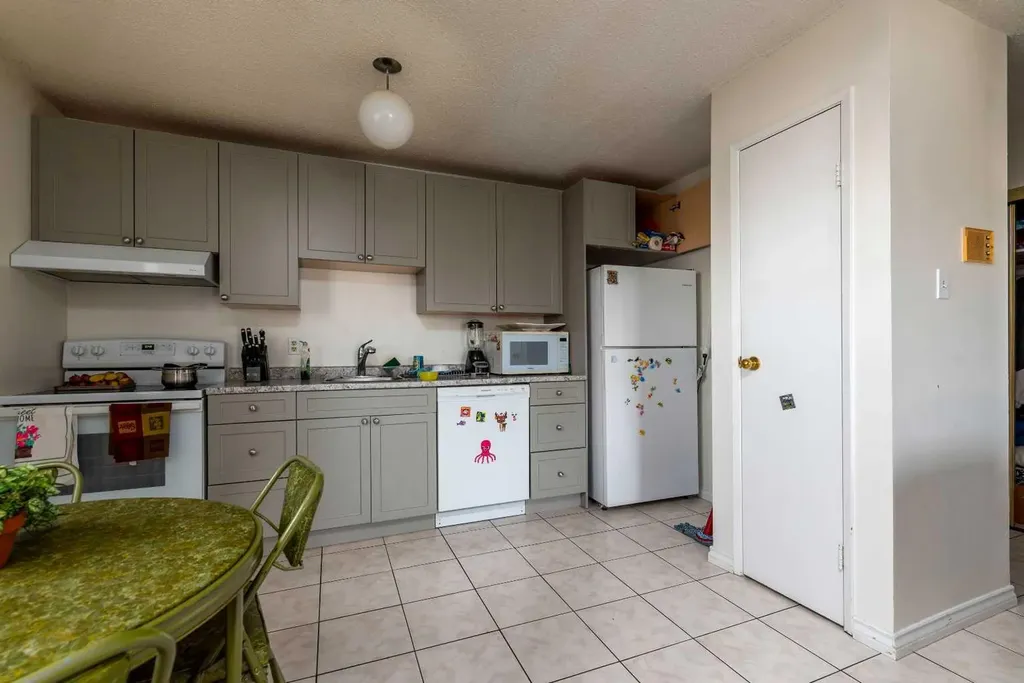 3007 57a Avenue Lloydminster AB T9V 1W5