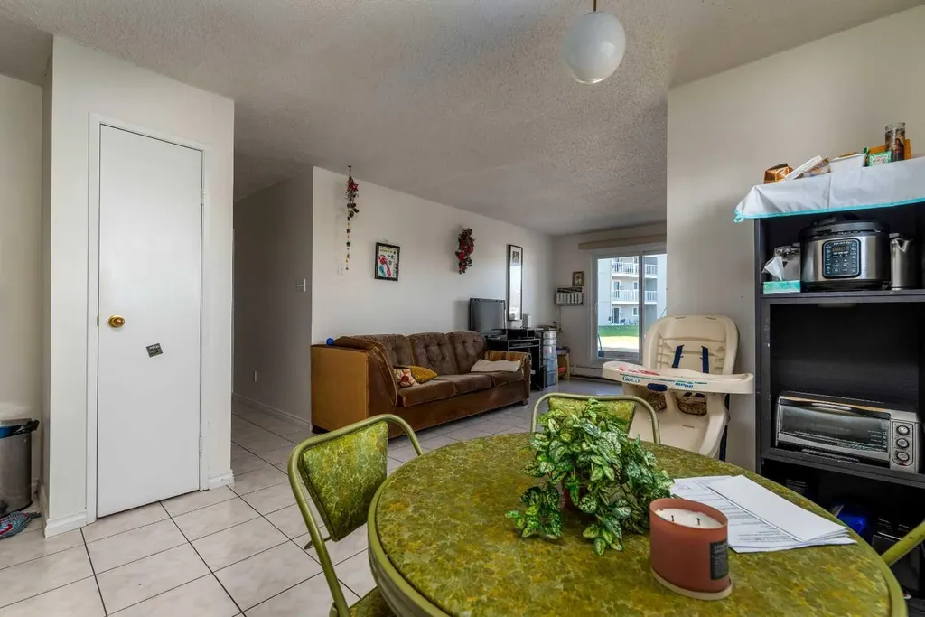 3007 57a Avenue Lloydminster AB T9V 1W5