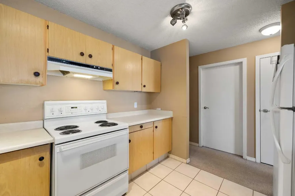 3705 Fonda Way SE Calgary AB T2A 6G9