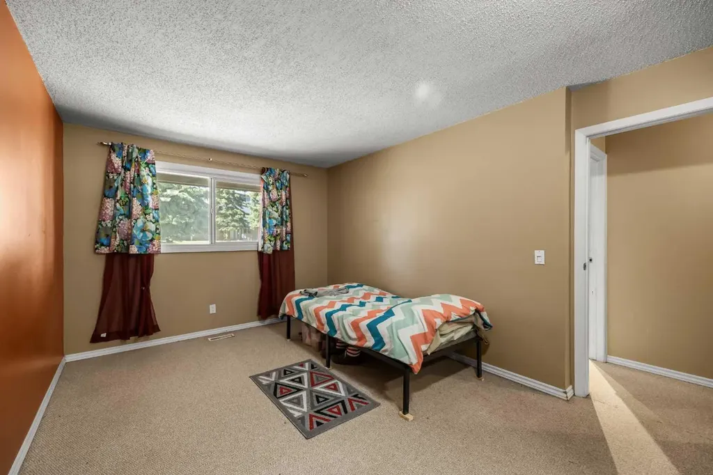 3705 Fonda Way SE Calgary AB T2A 6G9