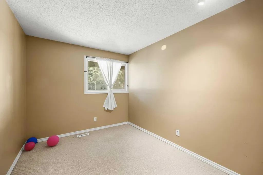 3705 Fonda Way SE Calgary AB T2A 6G9