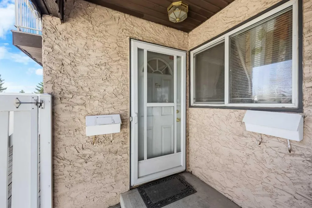 3705 Fonda Way SE Calgary AB T2A 6G9