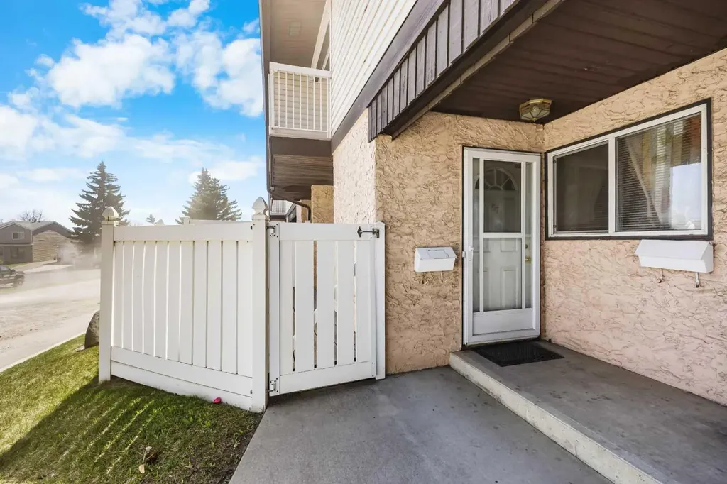3705 Fonda Way SE Calgary AB T2A 6G9