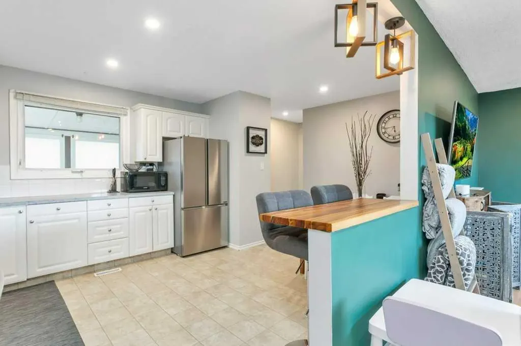 5220 Lawton Avenue Blackfalds AB T0M 0J0