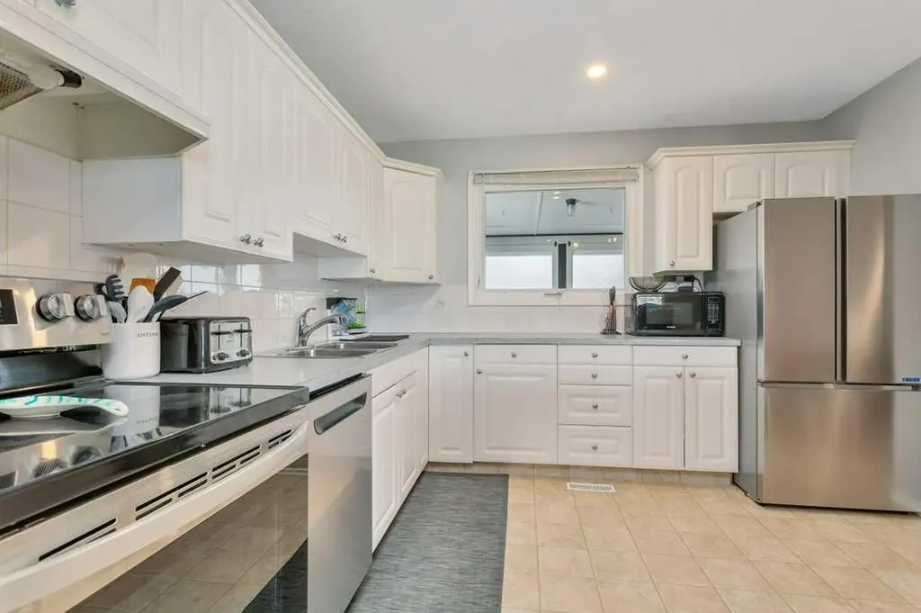 5220 Lawton Avenue Blackfalds AB T0M 0J0