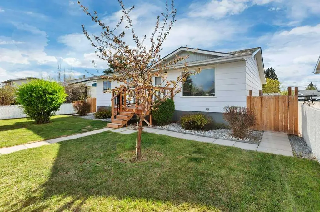5220 Lawton Avenue Blackfalds AB T0M 0J0