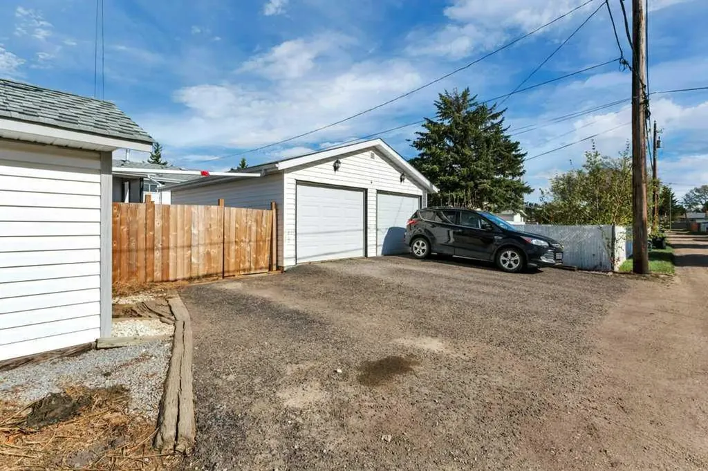 5220 Lawton Avenue Blackfalds AB T0M 0J0