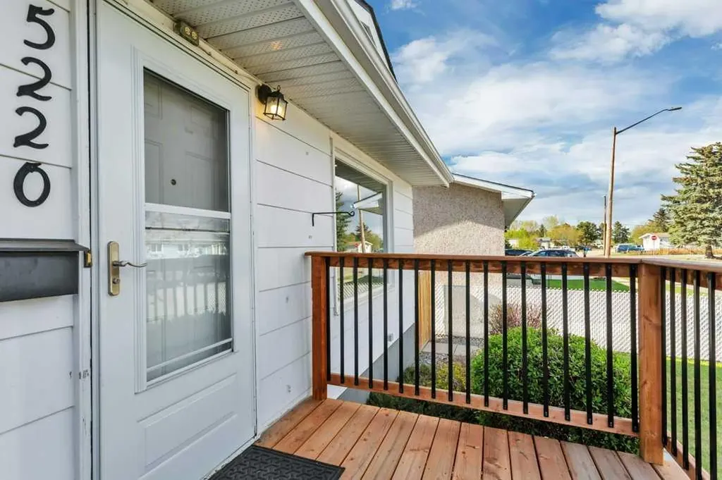 5220 Lawton Avenue Blackfalds AB T0M 0J0