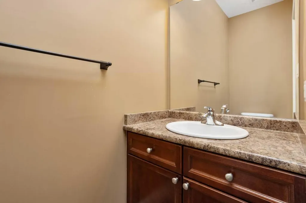 4901 69 Street Camrose AB T4V 5C6