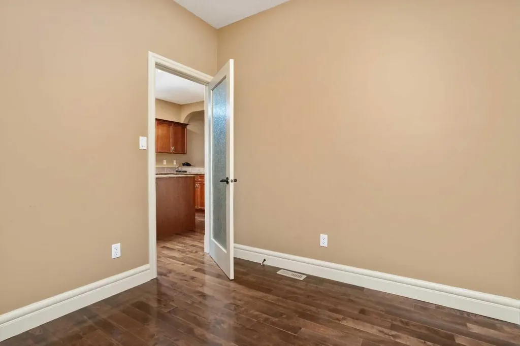 4901 69 Street Camrose AB T4V 5C6