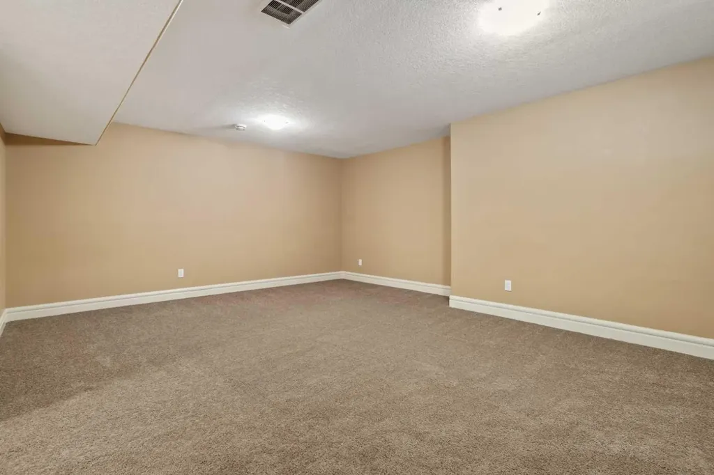 4901 69 Street Camrose AB T4V 5C6