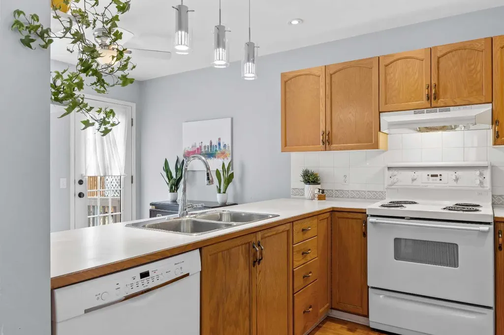 99 Hidden Crescent NW Calgary AB T3A 5L4
