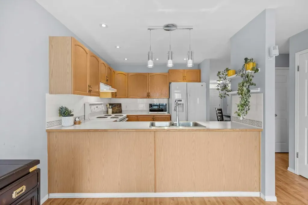 99 Hidden Crescent NW Calgary AB T3A 5L4